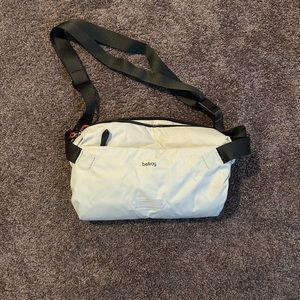 Bellroy Lite Sling - Chalk